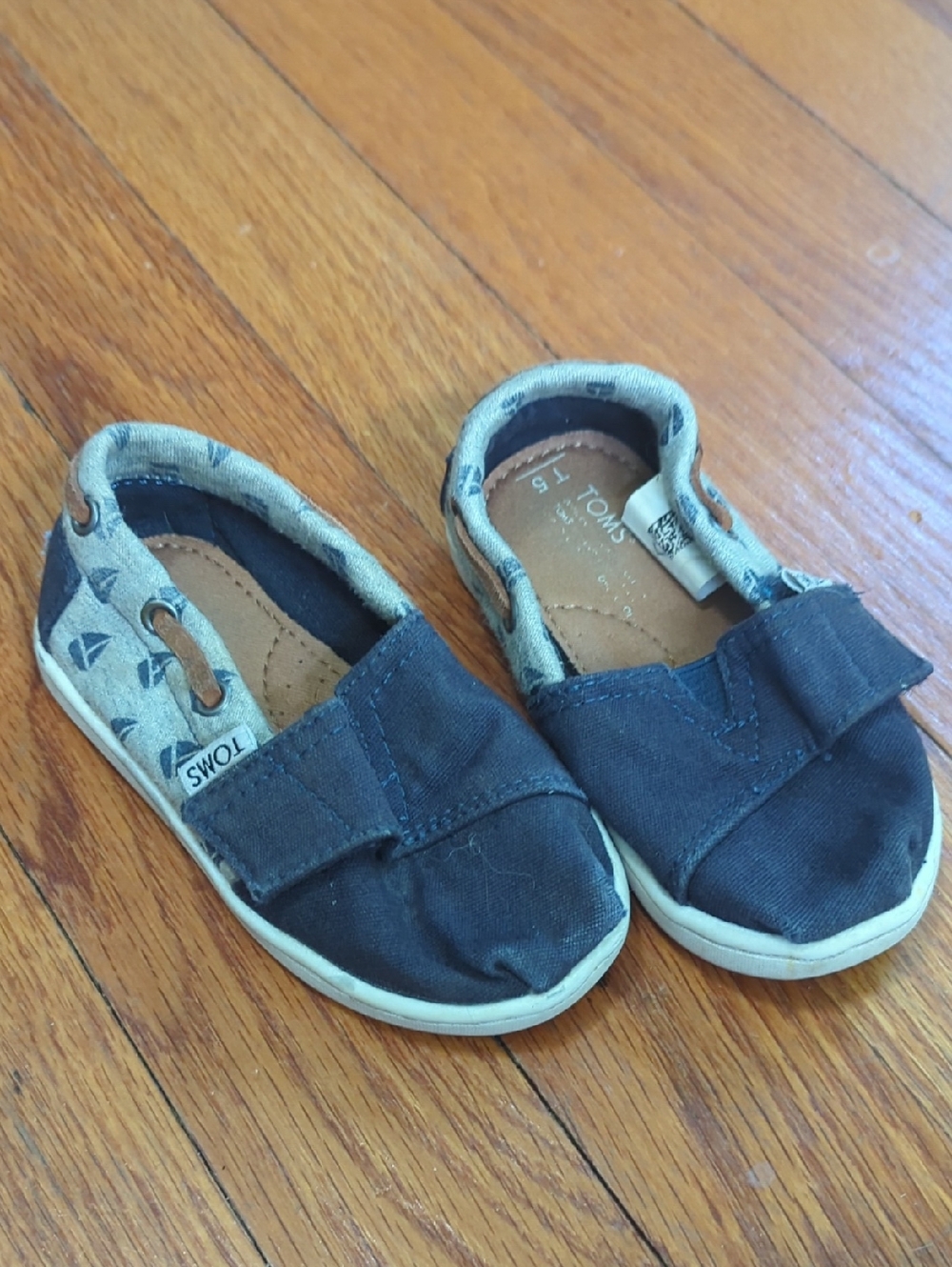 Toms Kids Navy Canvas Slip-On Sneakers with Sailboat Trim